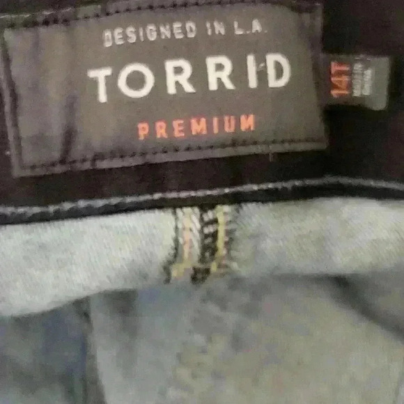 Torrid Bombshell Skinny Premium Stretch Jean 14T - Picture 10 of 10